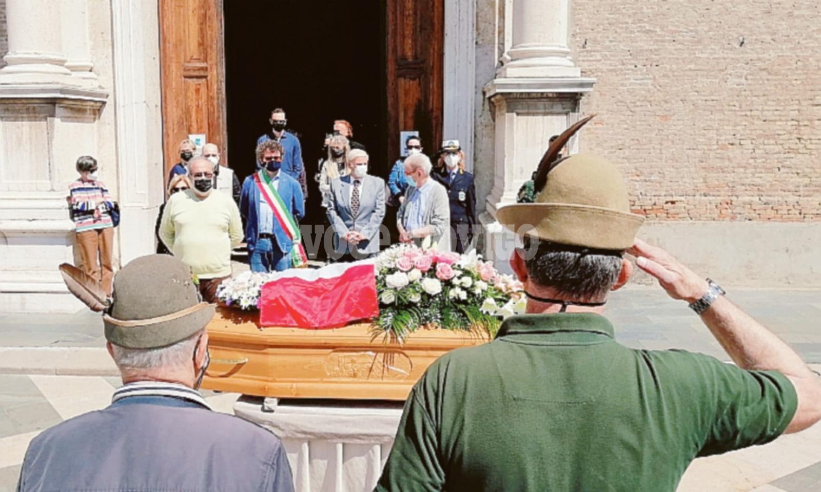 L'addio a Gabriella col tricolore