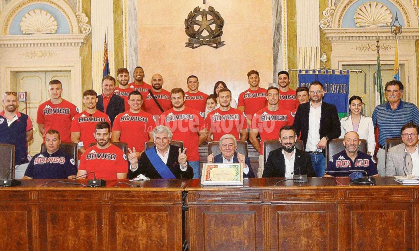 &ldquo;Siete eroi, il nostro l&rsquo;orgoglio&rdquo;.