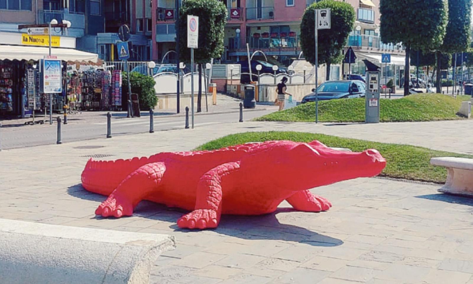 Coccodrillo a spasso in citt&agrave;