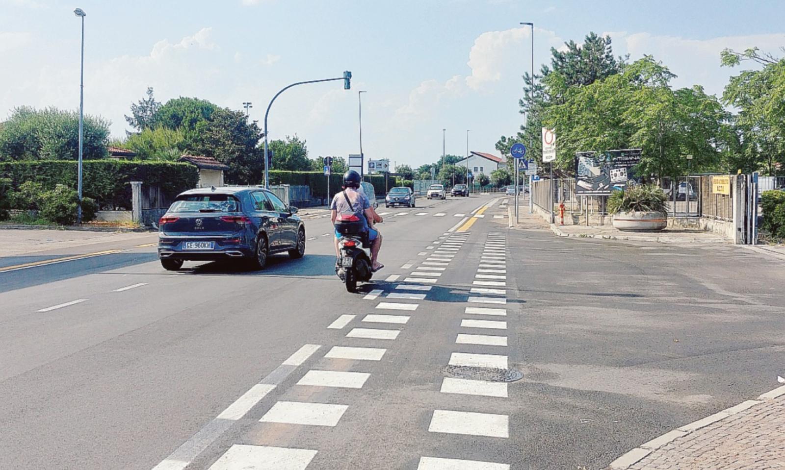 Scooter contro pedone, arriva elisoccorso