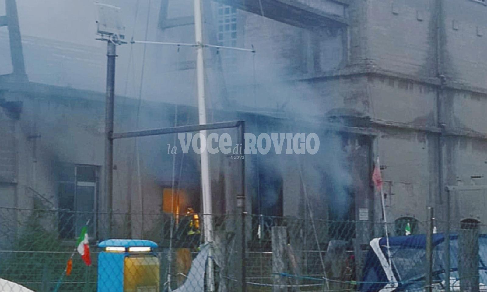 Ex cementificio divorato dal fuoco