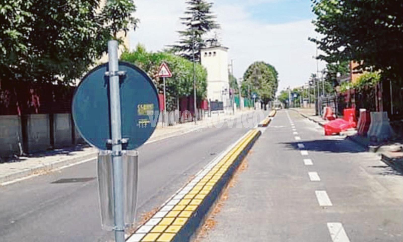 Via Dante: oscurati i segnali della ciclabile