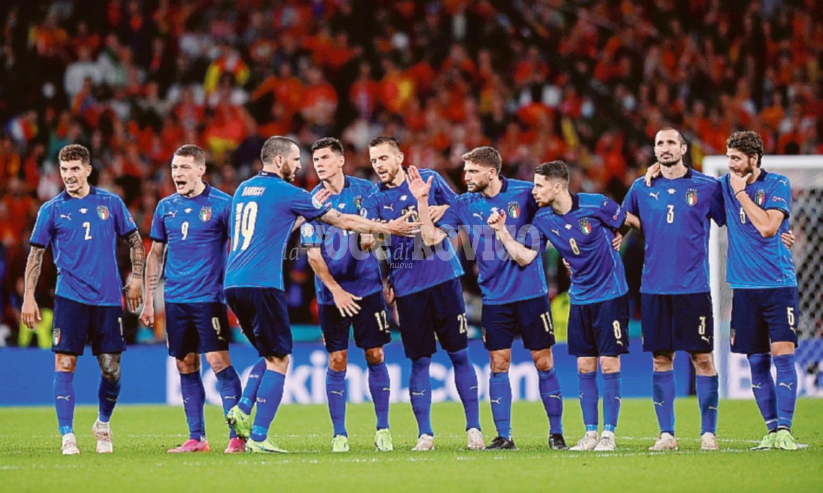 Il Delta Volley prepara il maxischermo per la finale degli Europei.