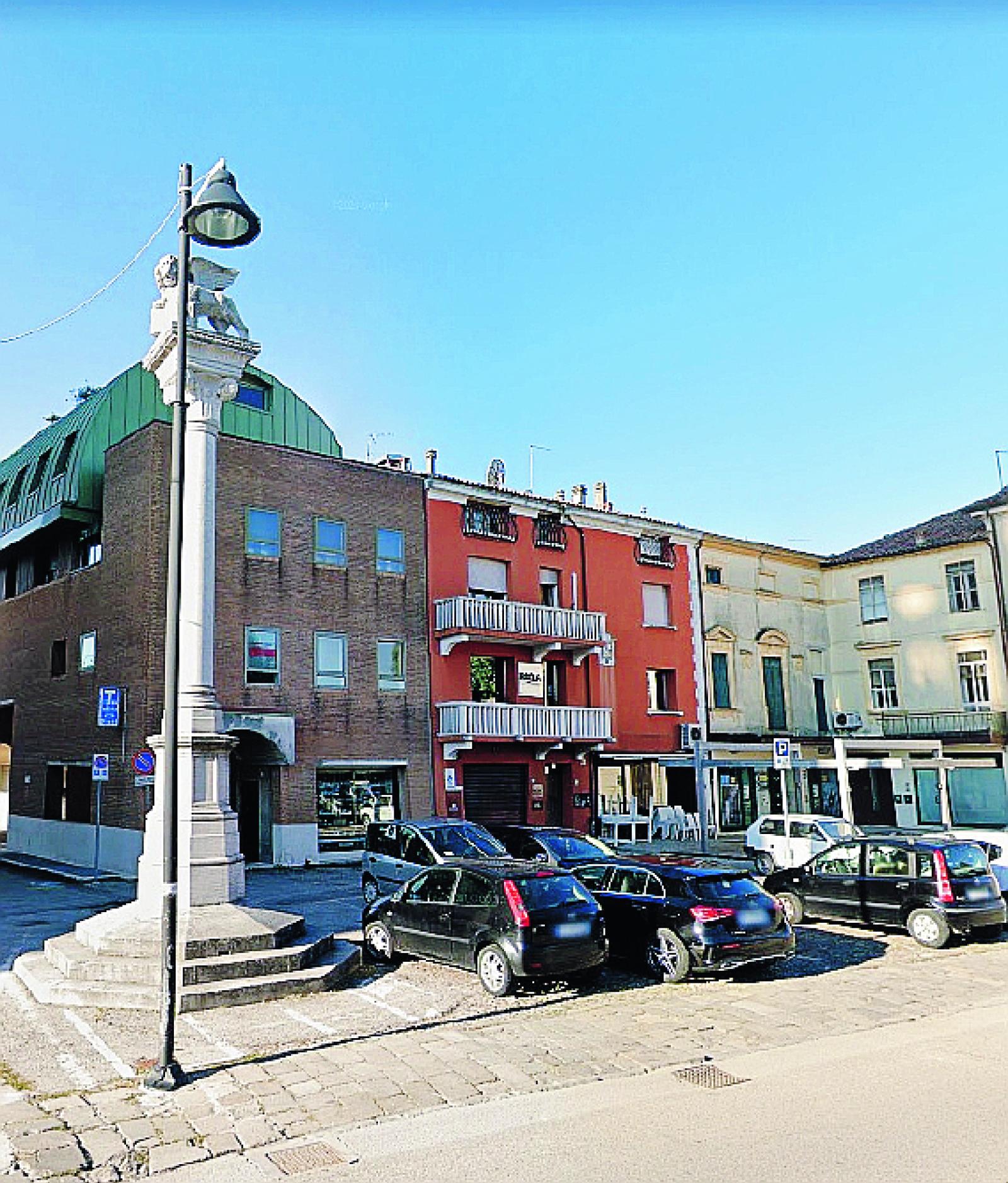 In aula il restyling di piazzetta Mainardi