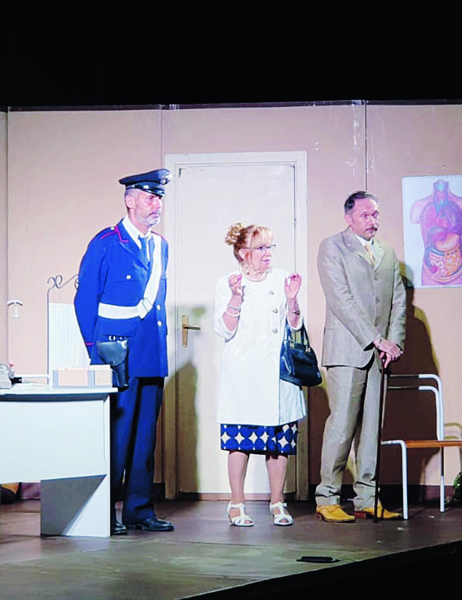 Teatro amatoriale: spettacoli in villa, che belli!