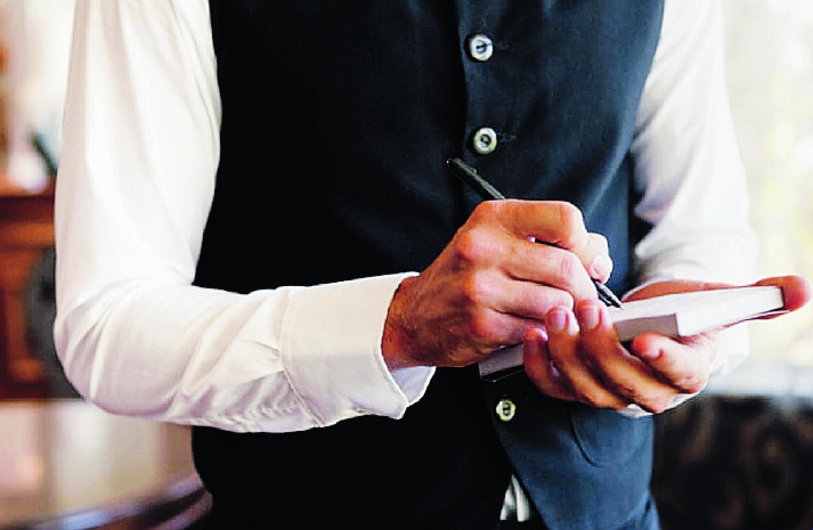 Camerieri positivi, chiude bar del centro