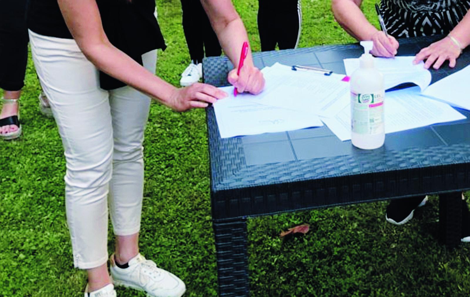 Referendum per l'eutanasia legale, da venerd&igrave; si pu&ograve; firmare 