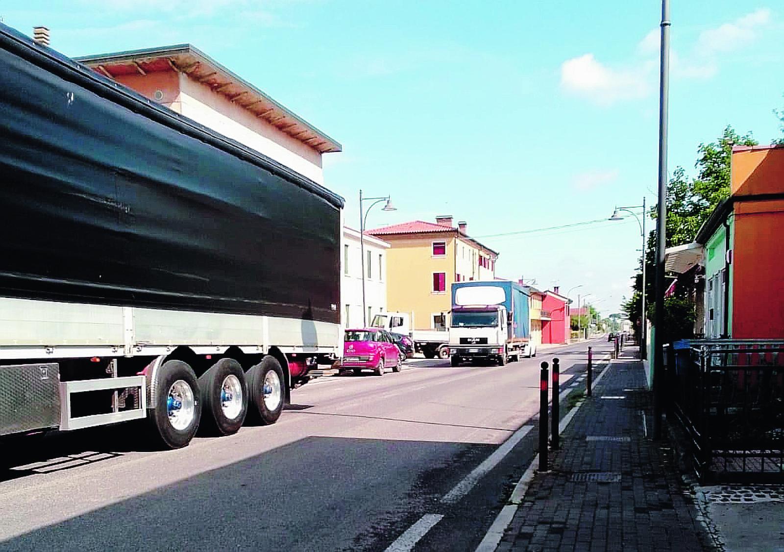 &ldquo;Vogliamo il limite per i camion&rdquo;
