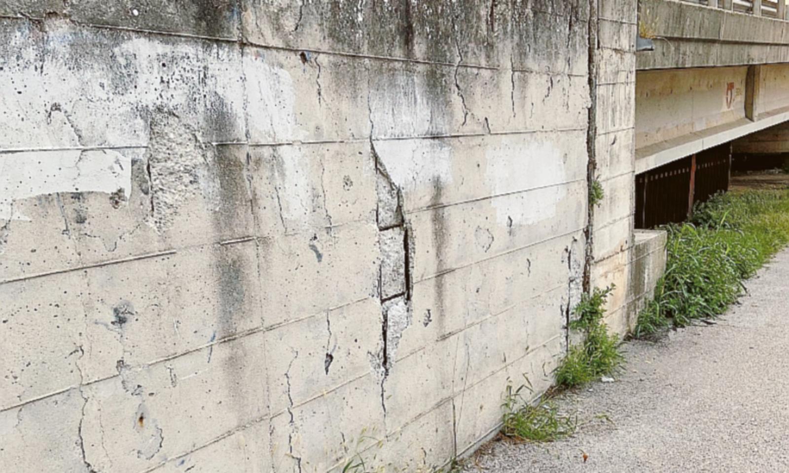 Il caso: il Ponte Chieppara perde i pezzi