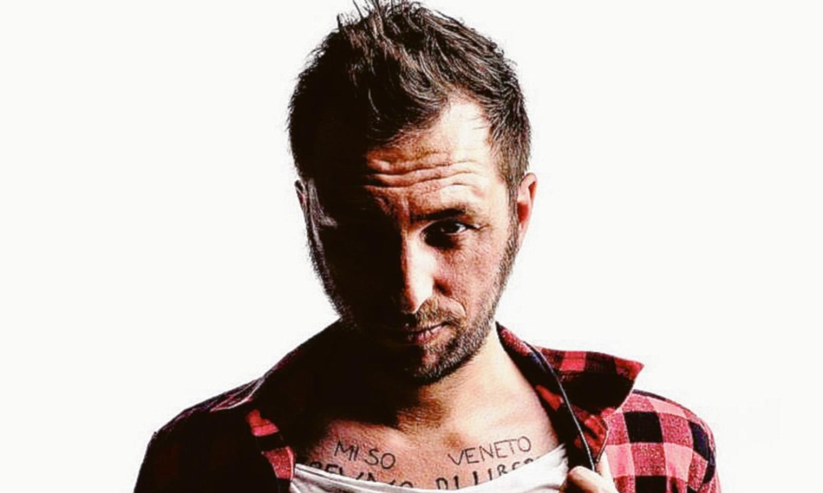 &ldquo;Chi non compra il libro &egrave; un bauco&rdquo;