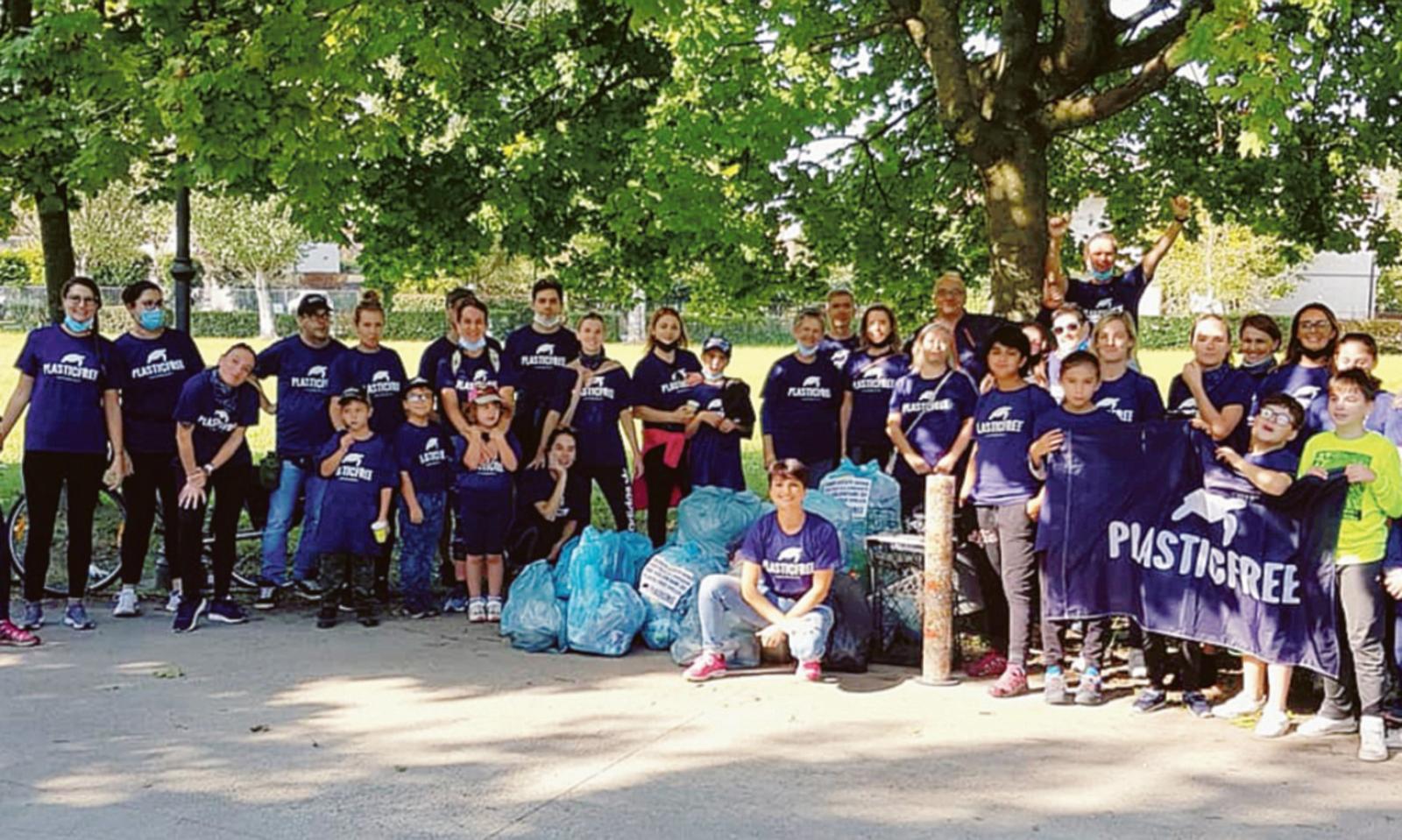 La citt&agrave; ripulita dai mozziconi: erano oltre 7mila