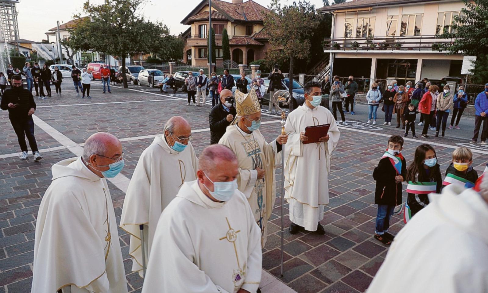 Don Michele  fa il suo ingresso a Scalon