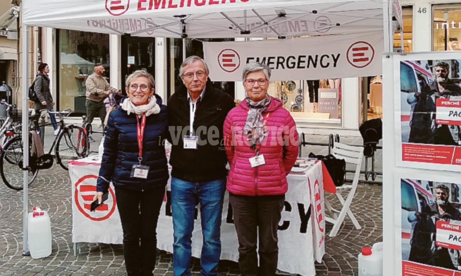 Emergency in piazza per il tesseramento