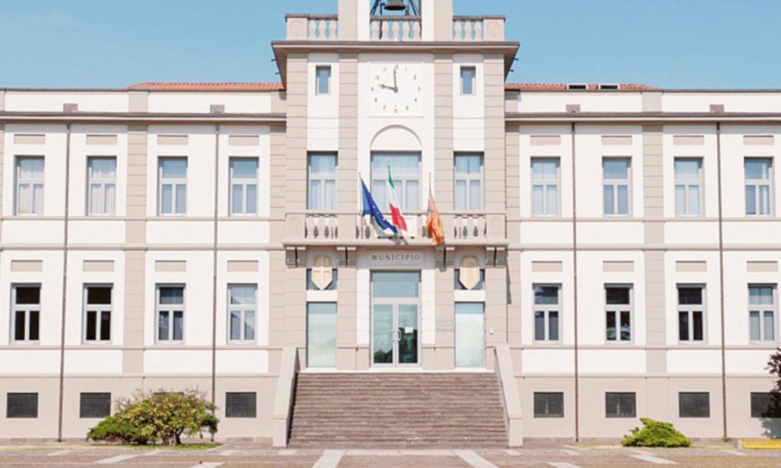 Piscina, si cerca di riaprire il prima possibile