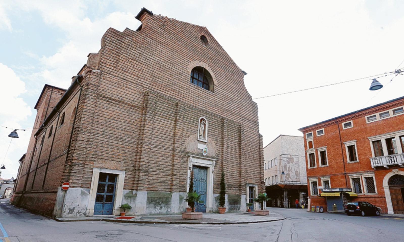 Comune in guerra per piazza Duomo