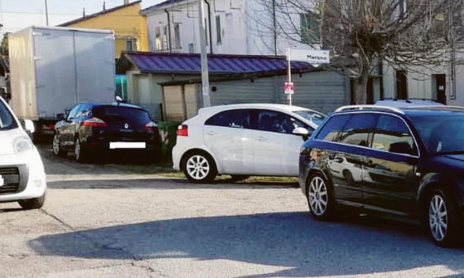 Parcheggio selvaggio in Dolomiti