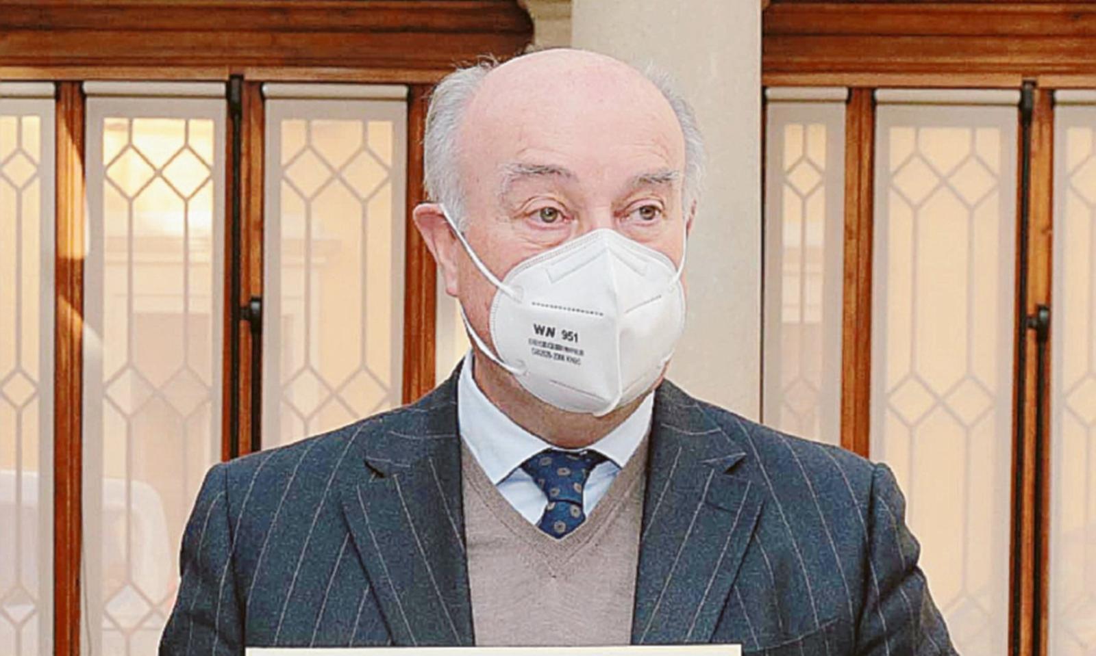 Premiato per la lunga battaglia con la marea Covid