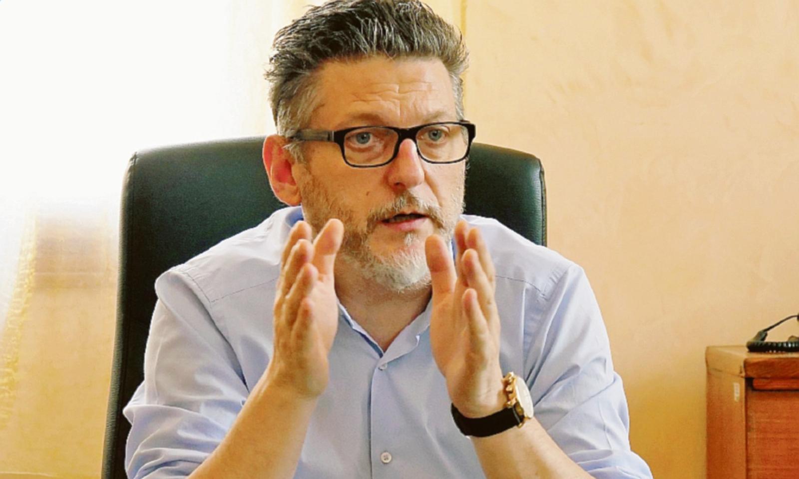 "Hanno sprecato 300mila euro l'anno. Ora si cambia"