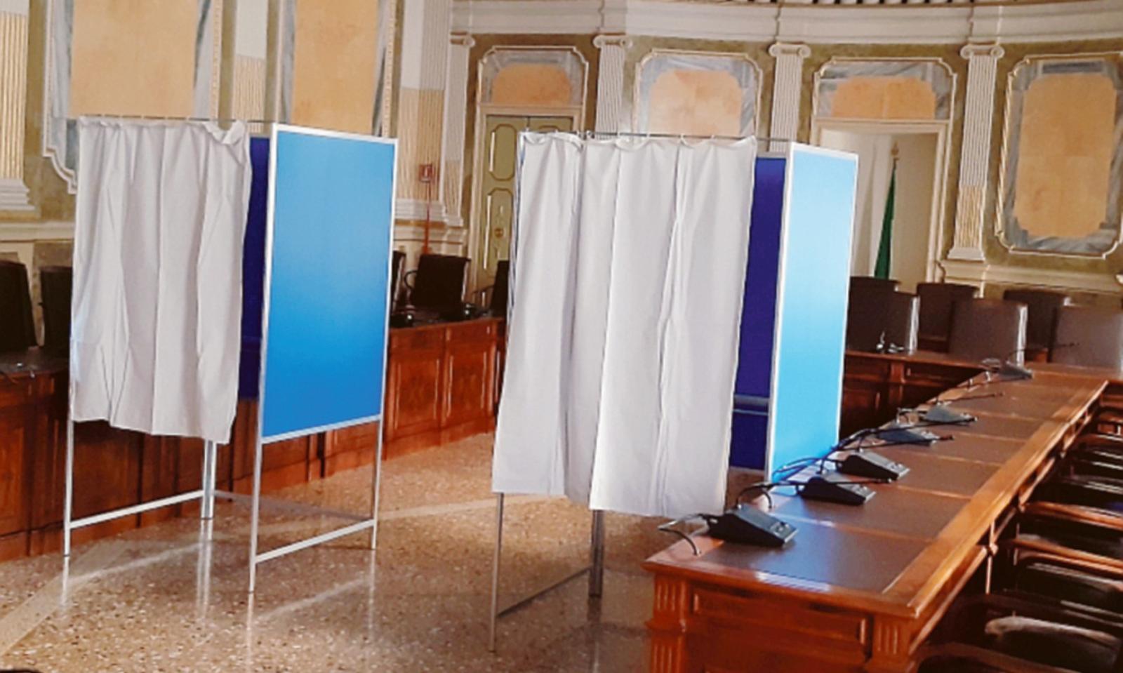 Dovevano cancellarla, ora &egrave; lotta per guidarla