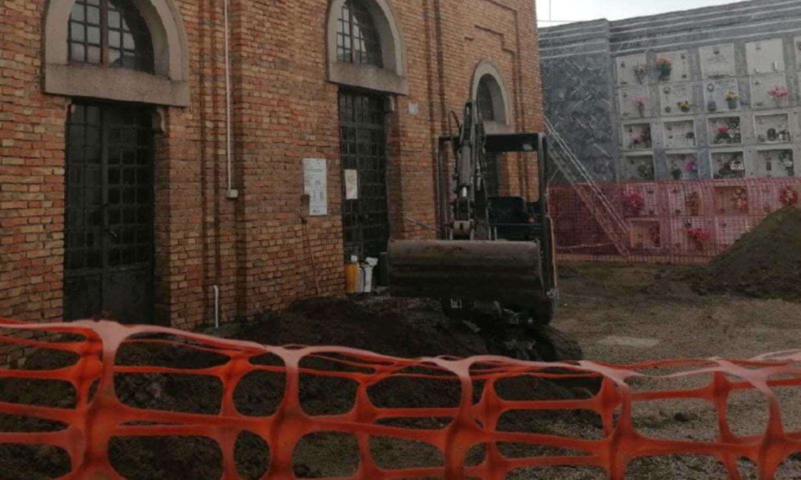 Cimitero, lavori alla chiesetta