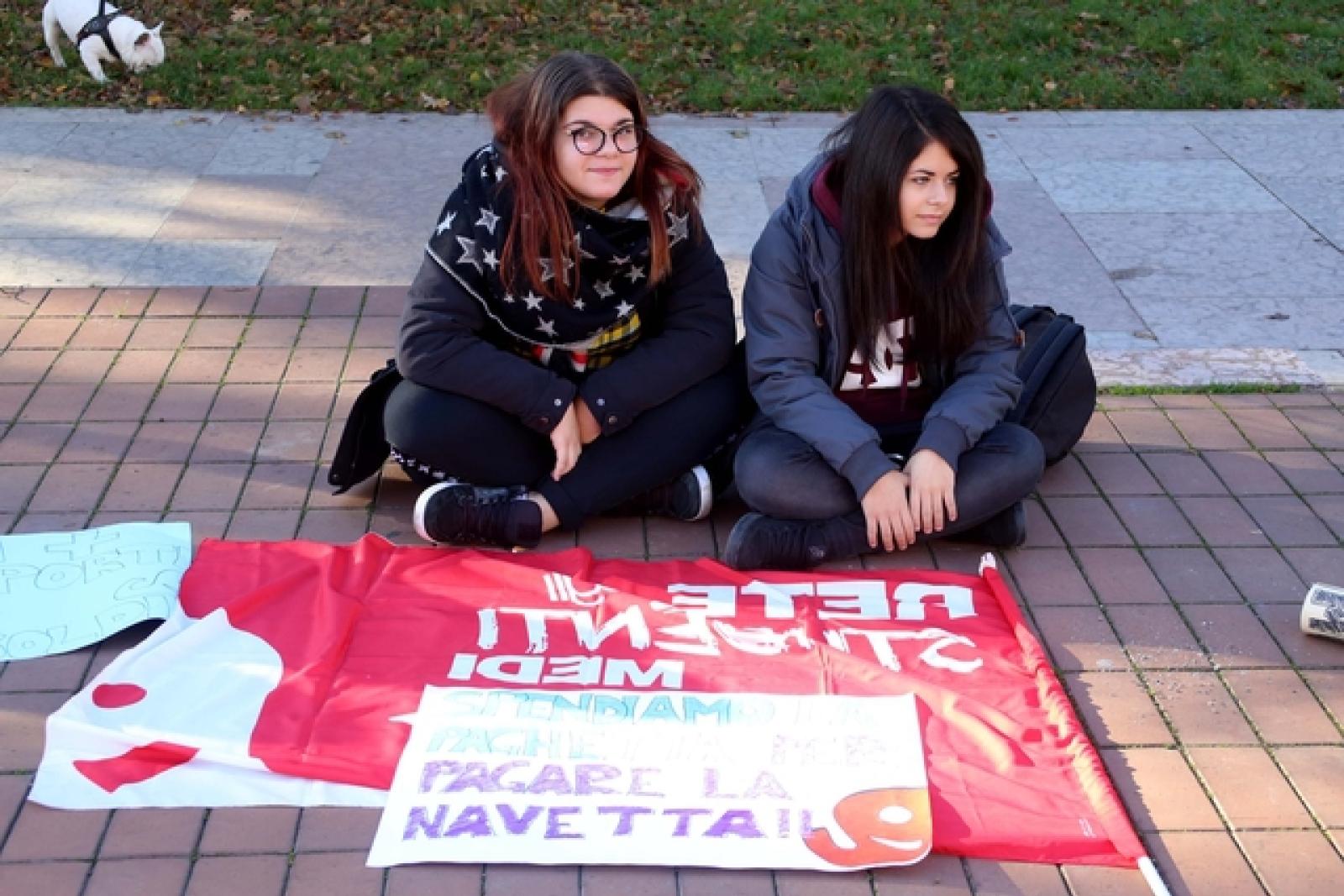 Rete degli Studenti Sciopero Piazza Matteotti 10