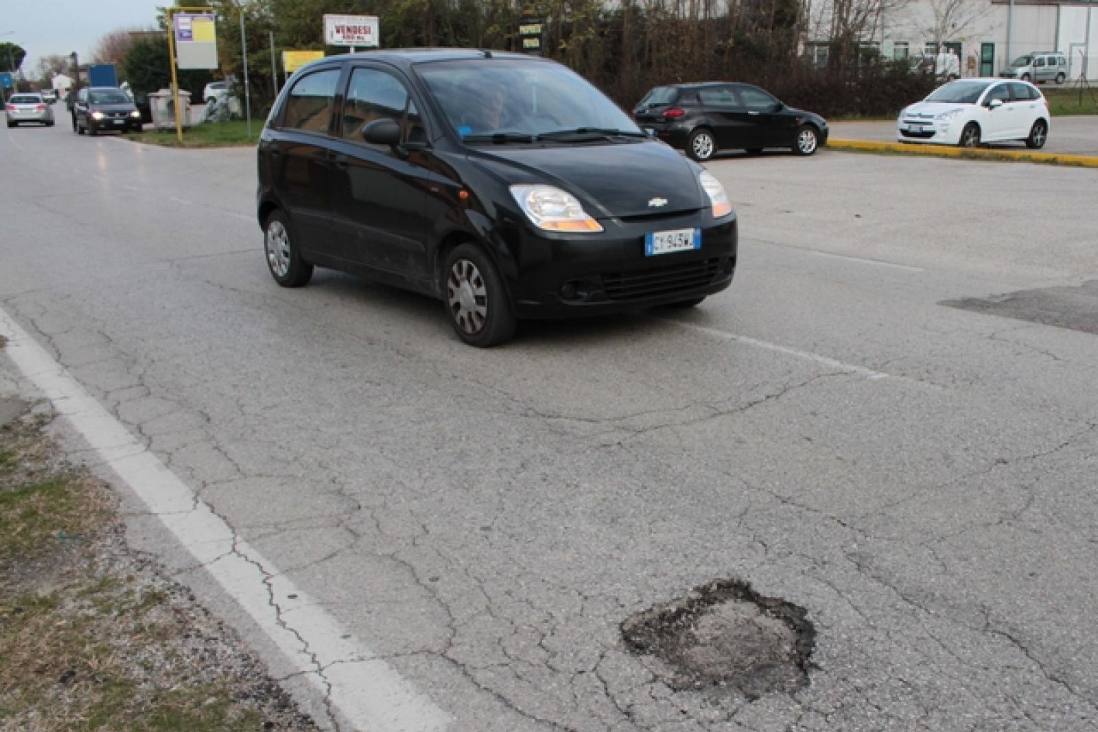 buche  incidenti  danni  soldi pubblici  cause  