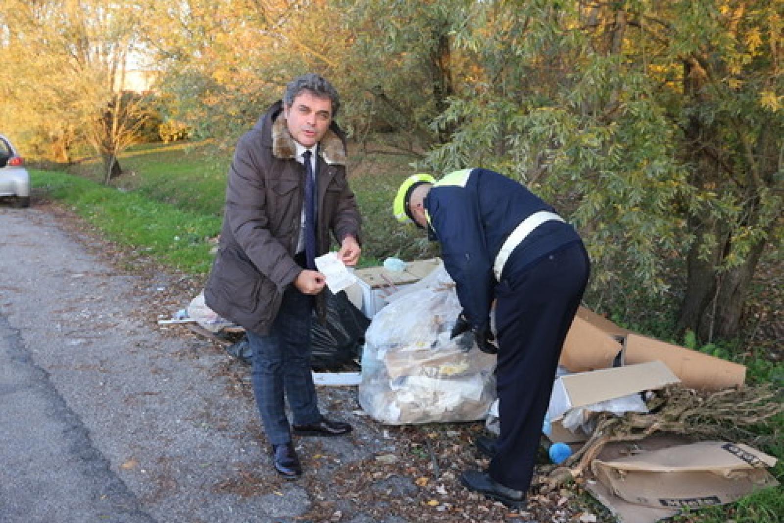 Rifiuti speciali centro commerciale 13 (9)