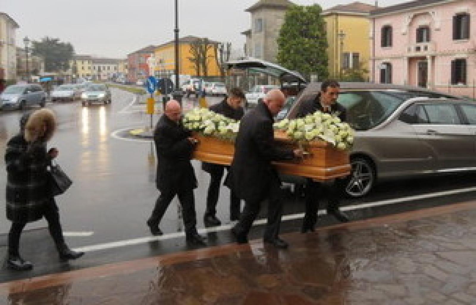 Il commosso addio a Pietro Sponton