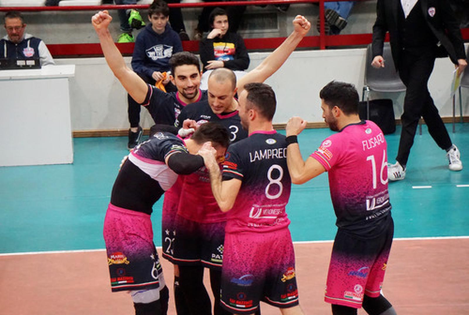 14 - Valsugana-Alva Inox - Gioia fine gara.JPG