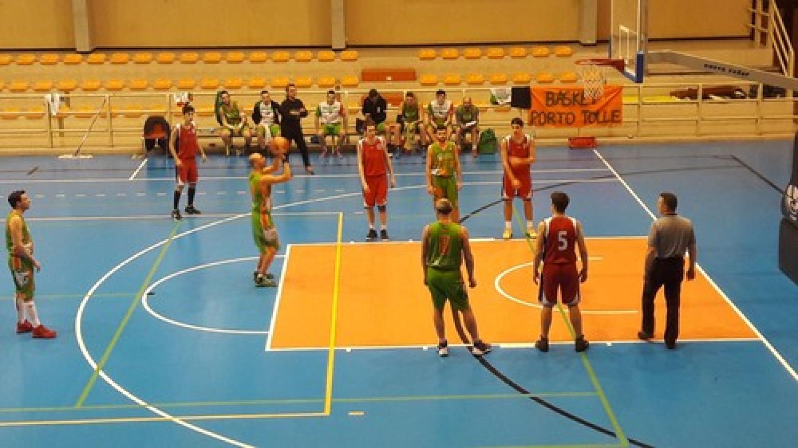 Capitan Cacciatori, cecchino dalla lunetta.jpg