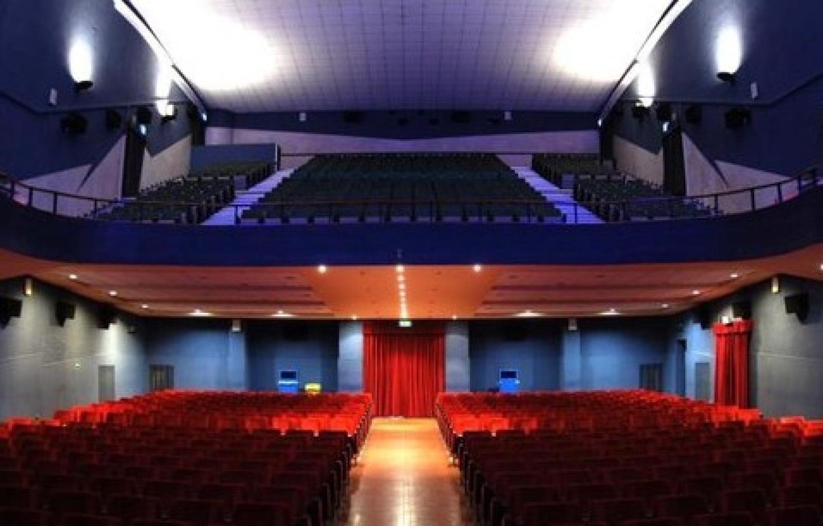 Il cinema finalmente stasera riapre