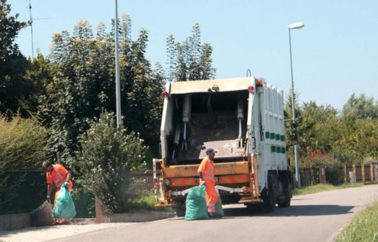 Raccolta del verde, stop ai conferimenti con i sacchi ad Adria e Rosolina