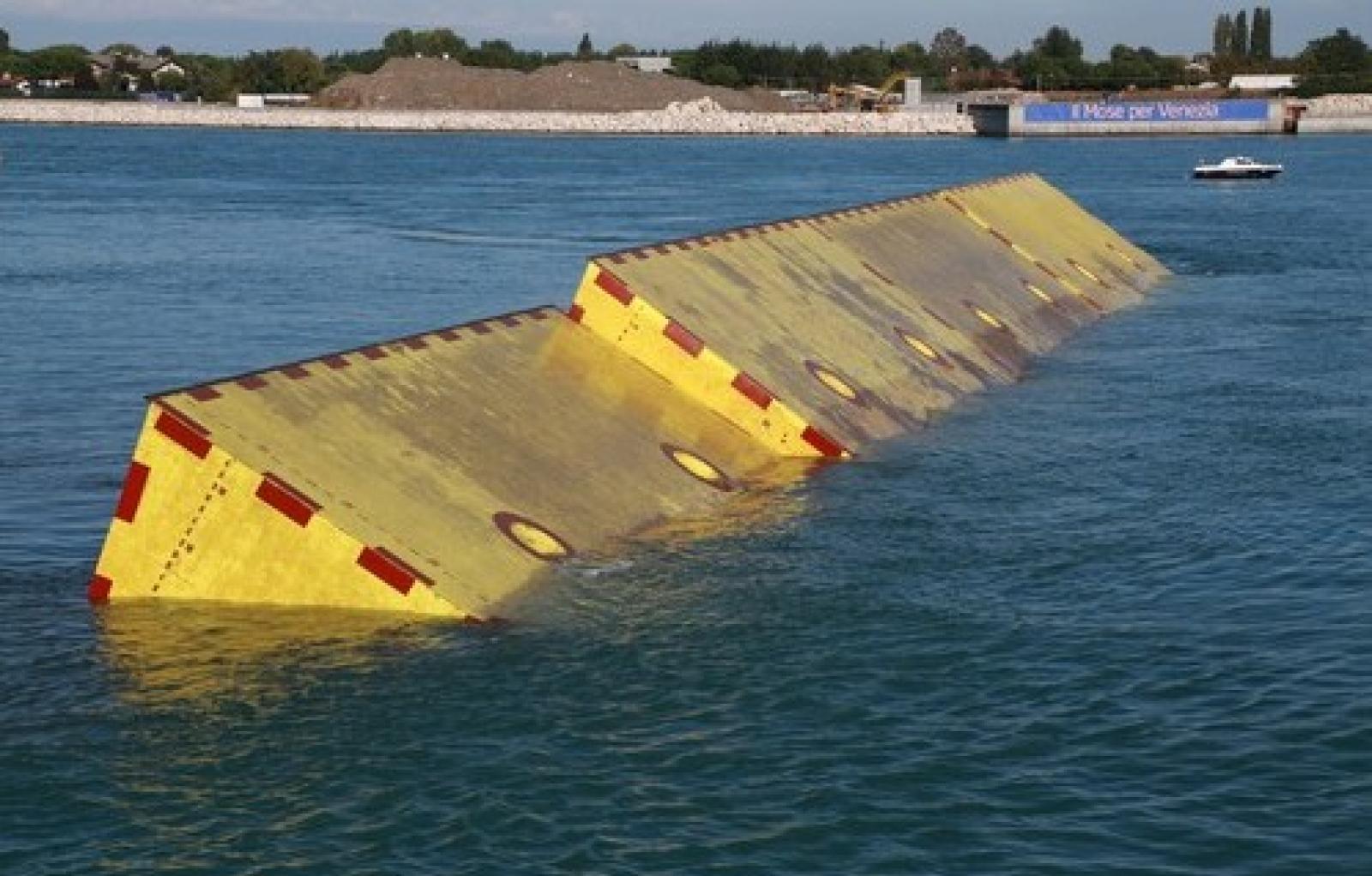 Acqua alta, mercoled&igrave; Mose in azione