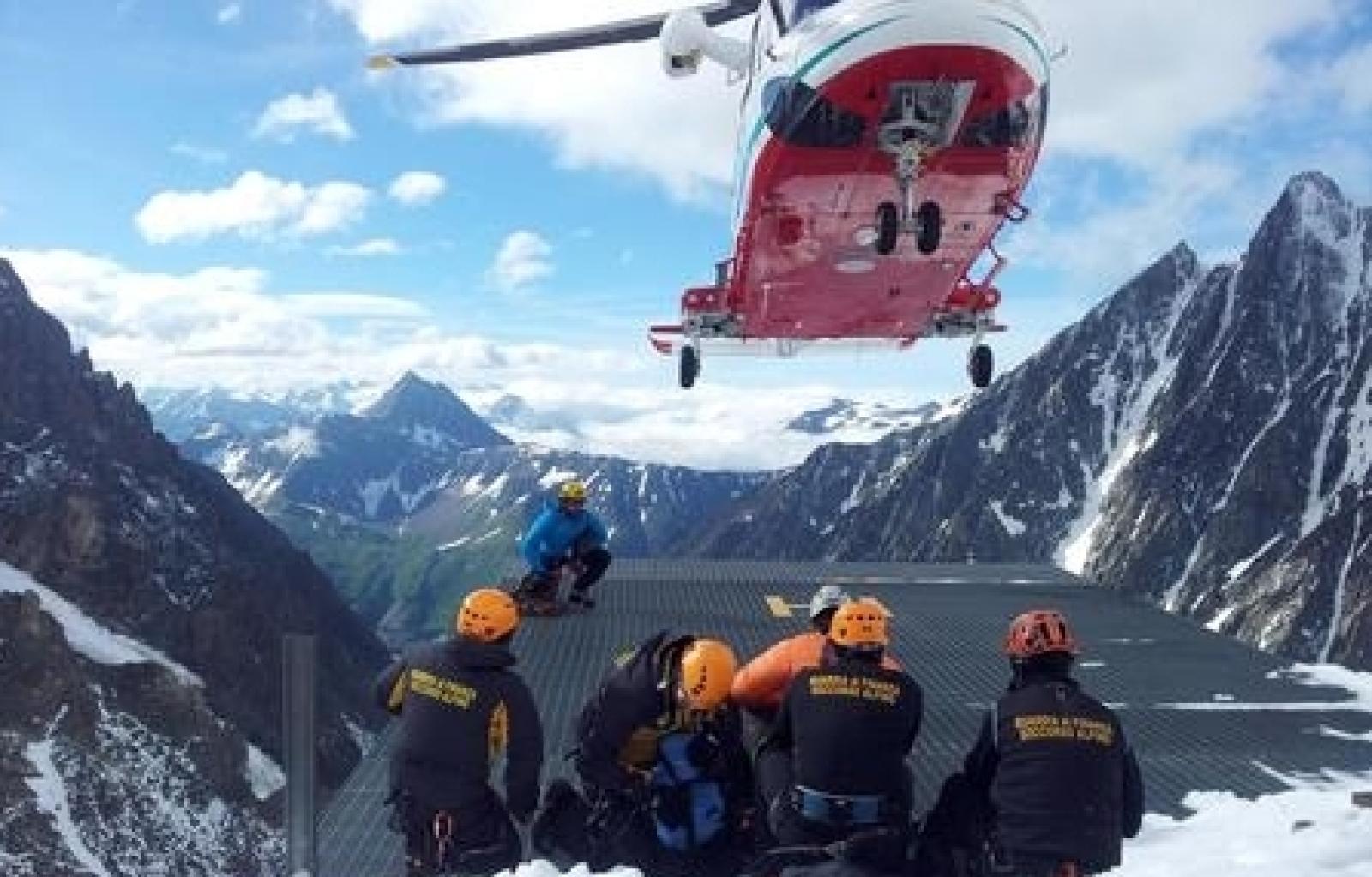 La piacevole escursione si trasforma in un'operazione di salvataggio