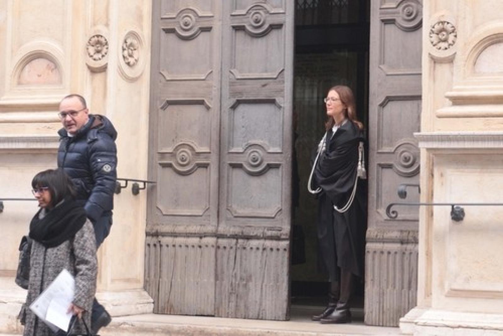 Tribunale allarme Bomba 3