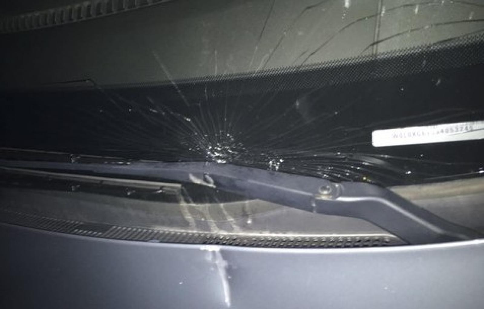 parabrezza rotto.JPG