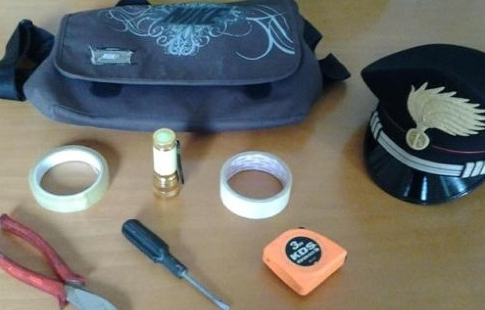 Materiale sequestrato 05.04.16.jpg