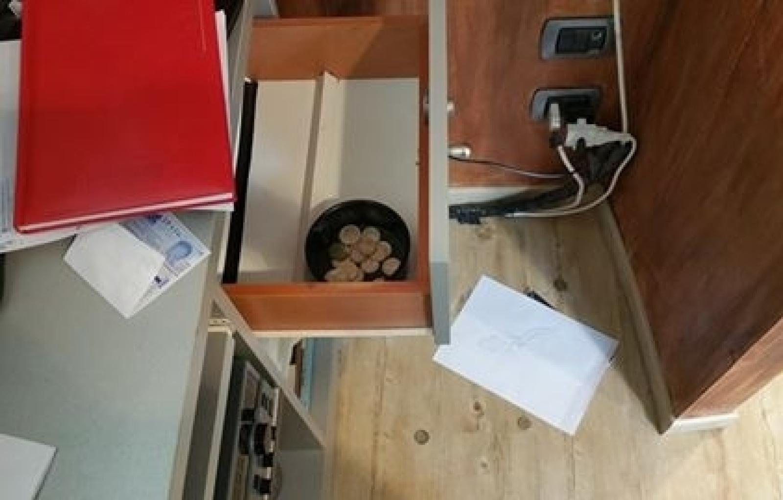 furto lusia parrucchiere.JPG