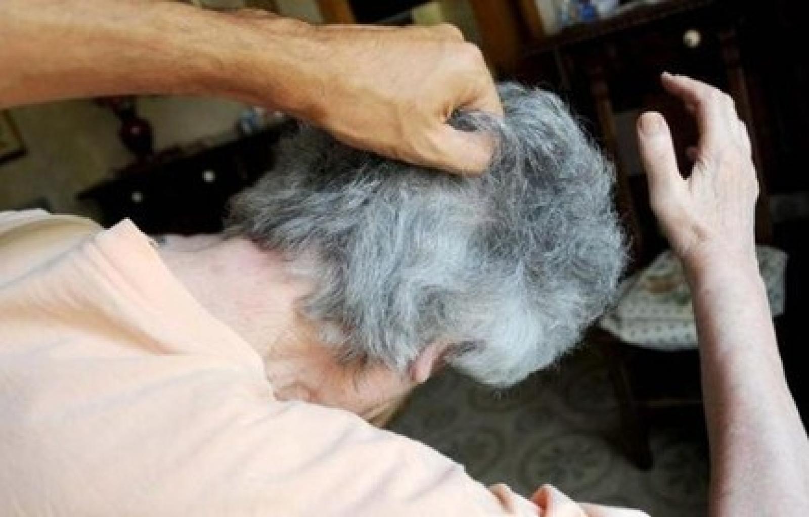 violenze maltrattamenti anziani.jpg