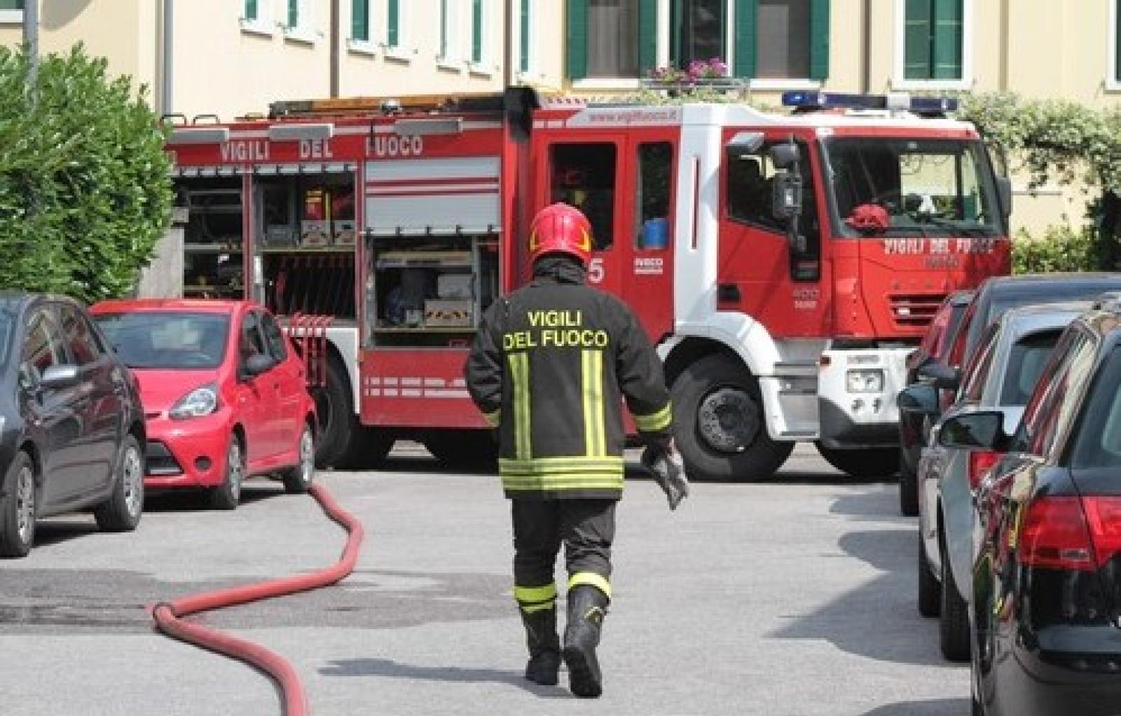 vigili del fuoco1.JPG