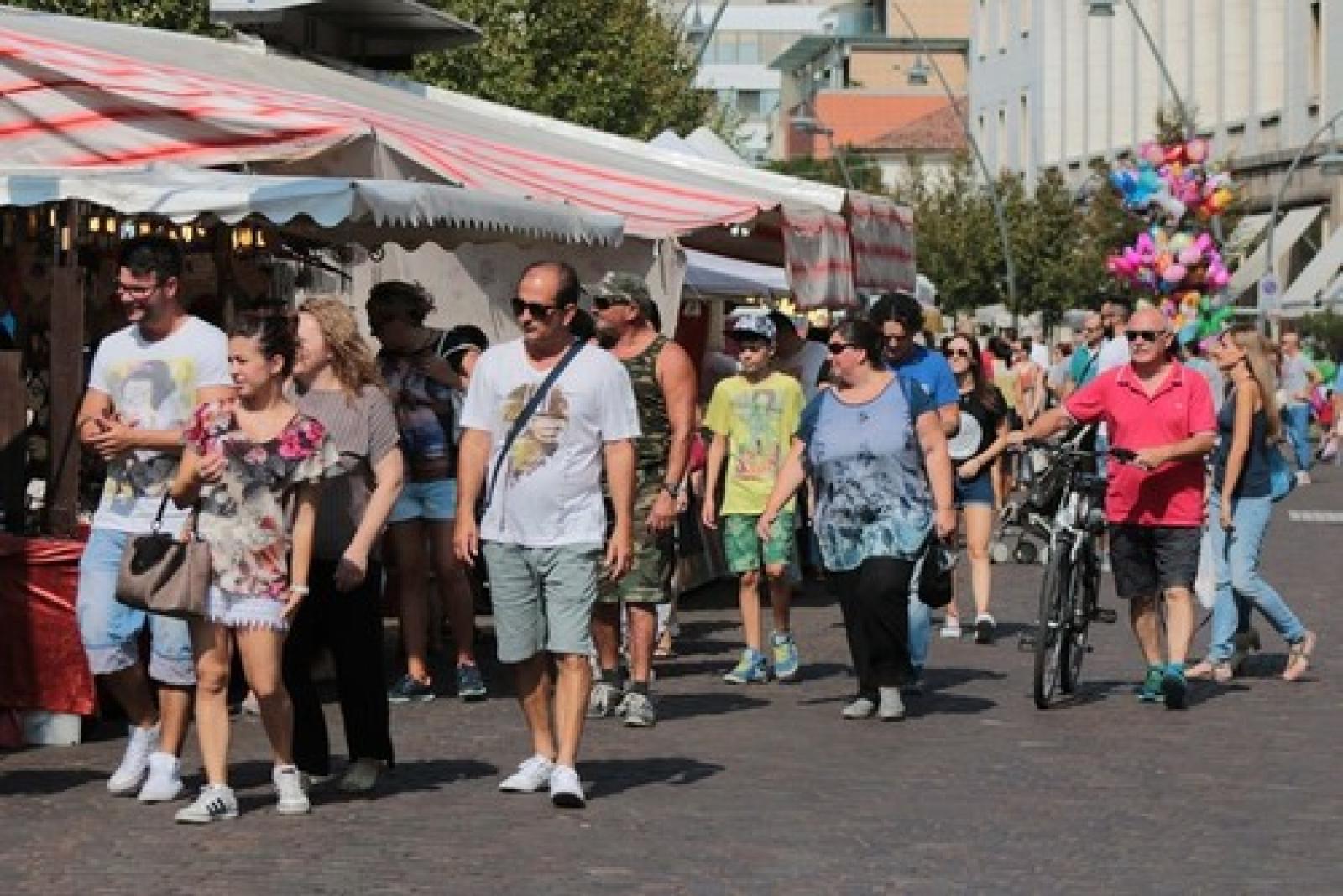 Scatta la zona arancione, torna il mercato