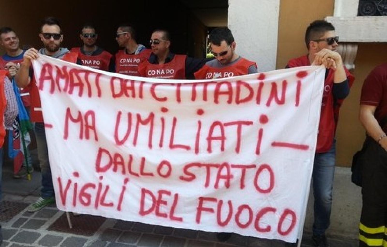 vigili fuoco protesta.jpg