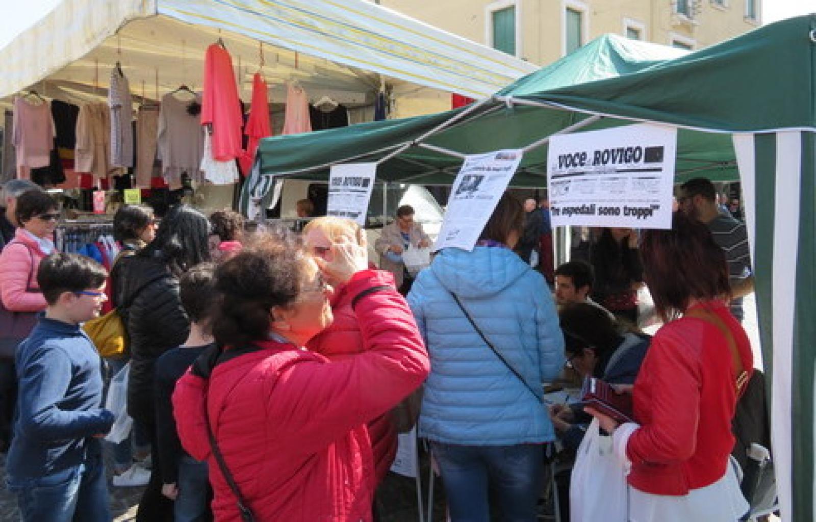 ALLARMATI In tanti a firmare la petizione Ibc.JPG