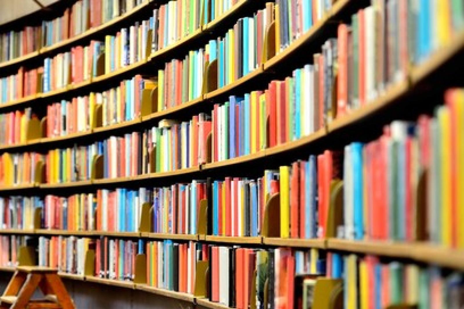 Biblioteche, prestiti dei libri in calo