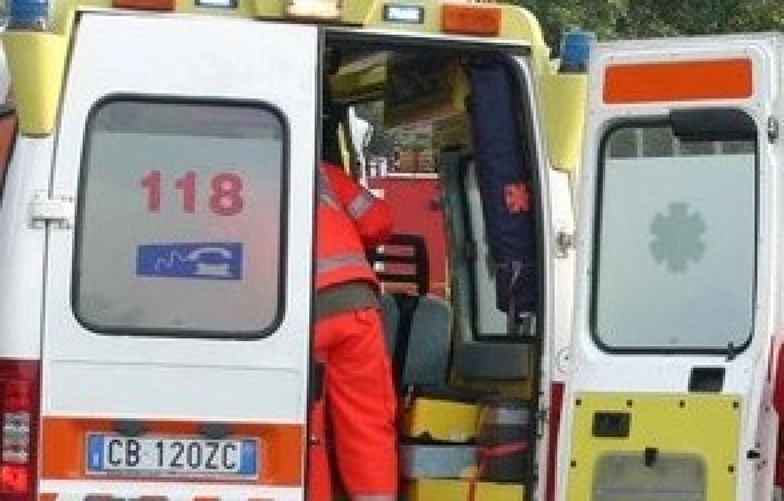 Colpito da infarto, salvato in azienda