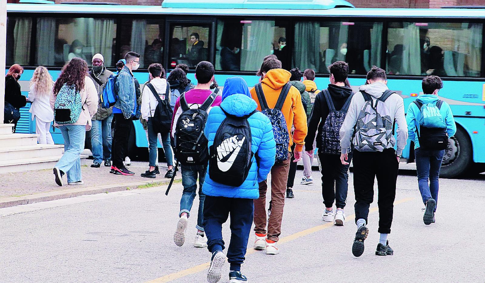 Trasporto scolastico pronto