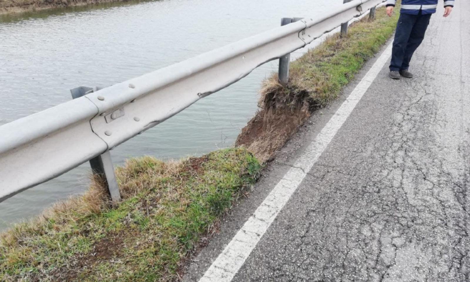 Cedimento argine, subito i lavori