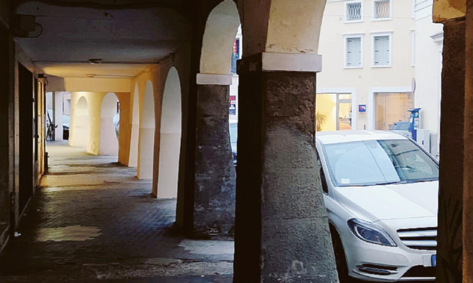 Via Badaloni pedonale, commercianti in subbuglio