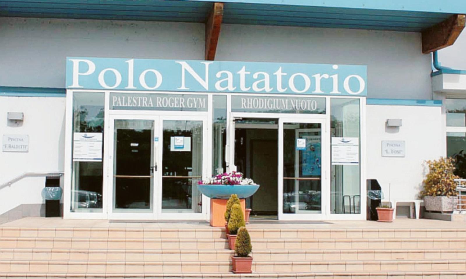 La piscina chiude per protesta