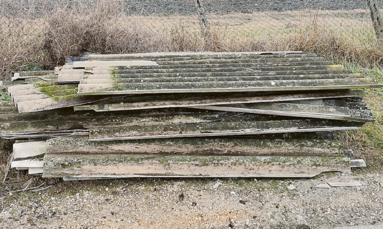 Vandali e criminali: discarica d'amianto, arrivano i carabinieri